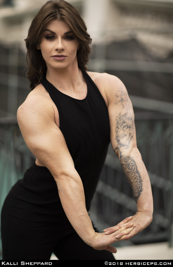 Female Muscle Videos and Photos - HerBiceps
