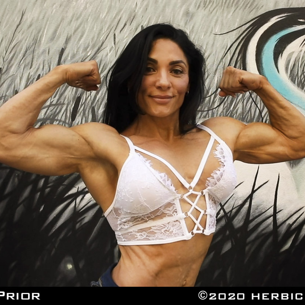 Female Muscle Videos and Photos - HerBiceps