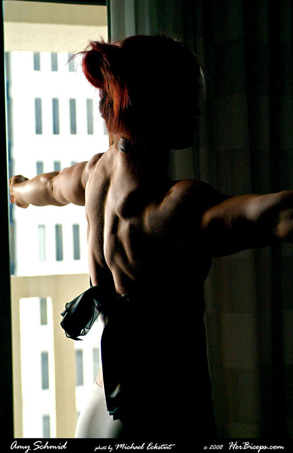 Female Muscle Videos and Photos - HerBiceps