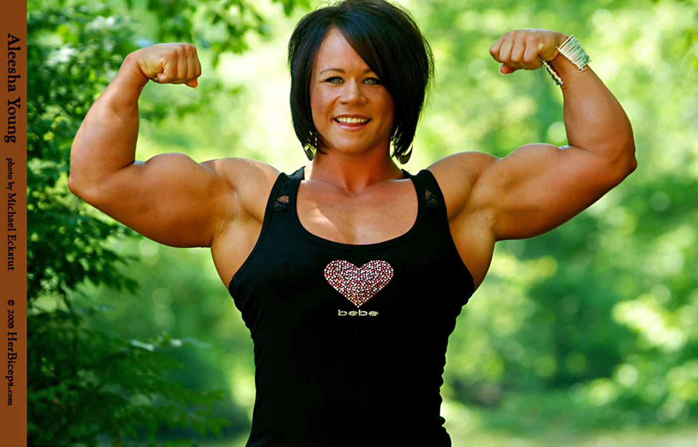 Female Muscle Videos and Photos - HerBiceps