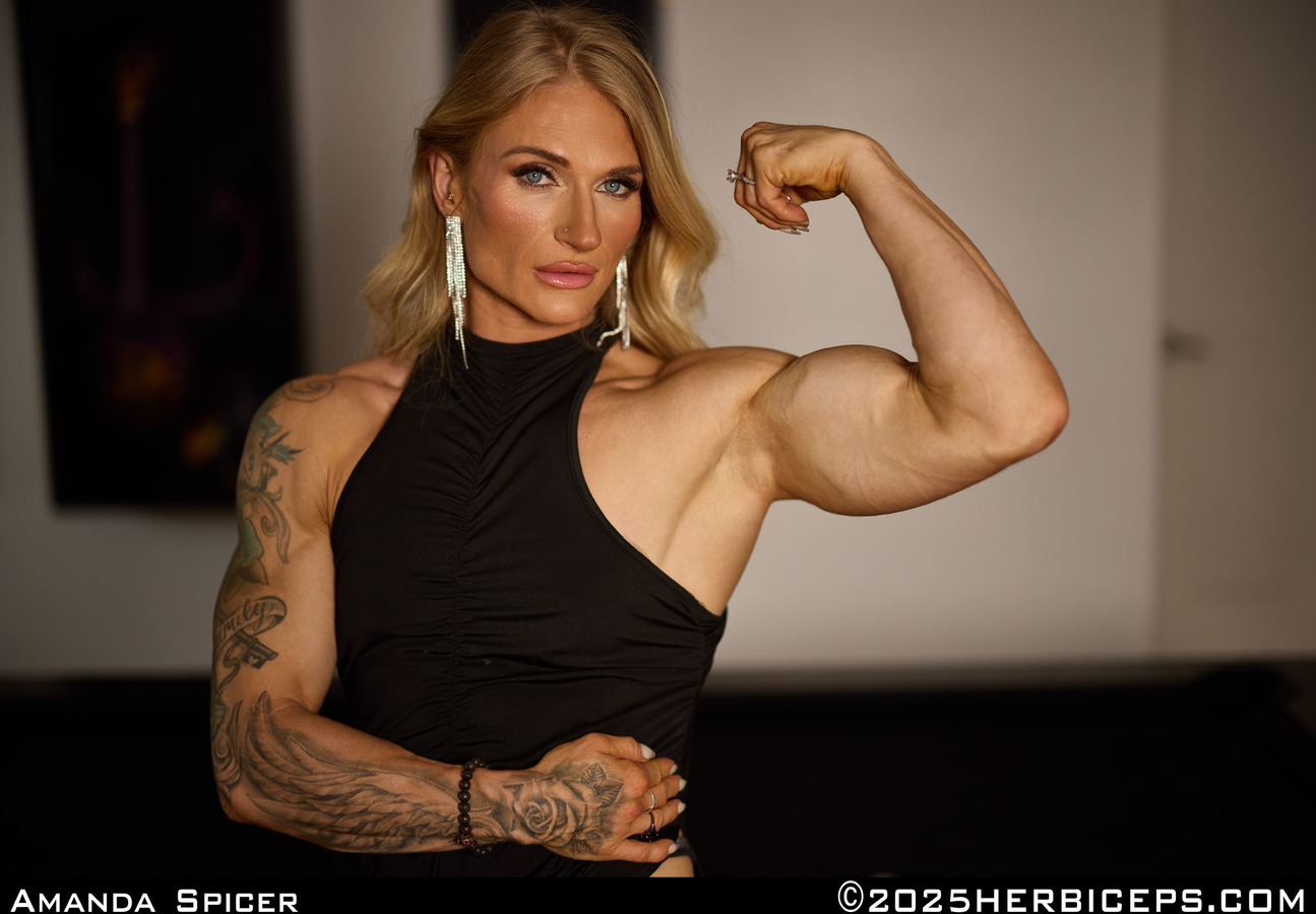 Female Muscle Videos and Photos - HerBiceps