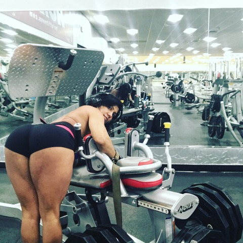 latinmusclegoddess's profile at HerBicepsCam