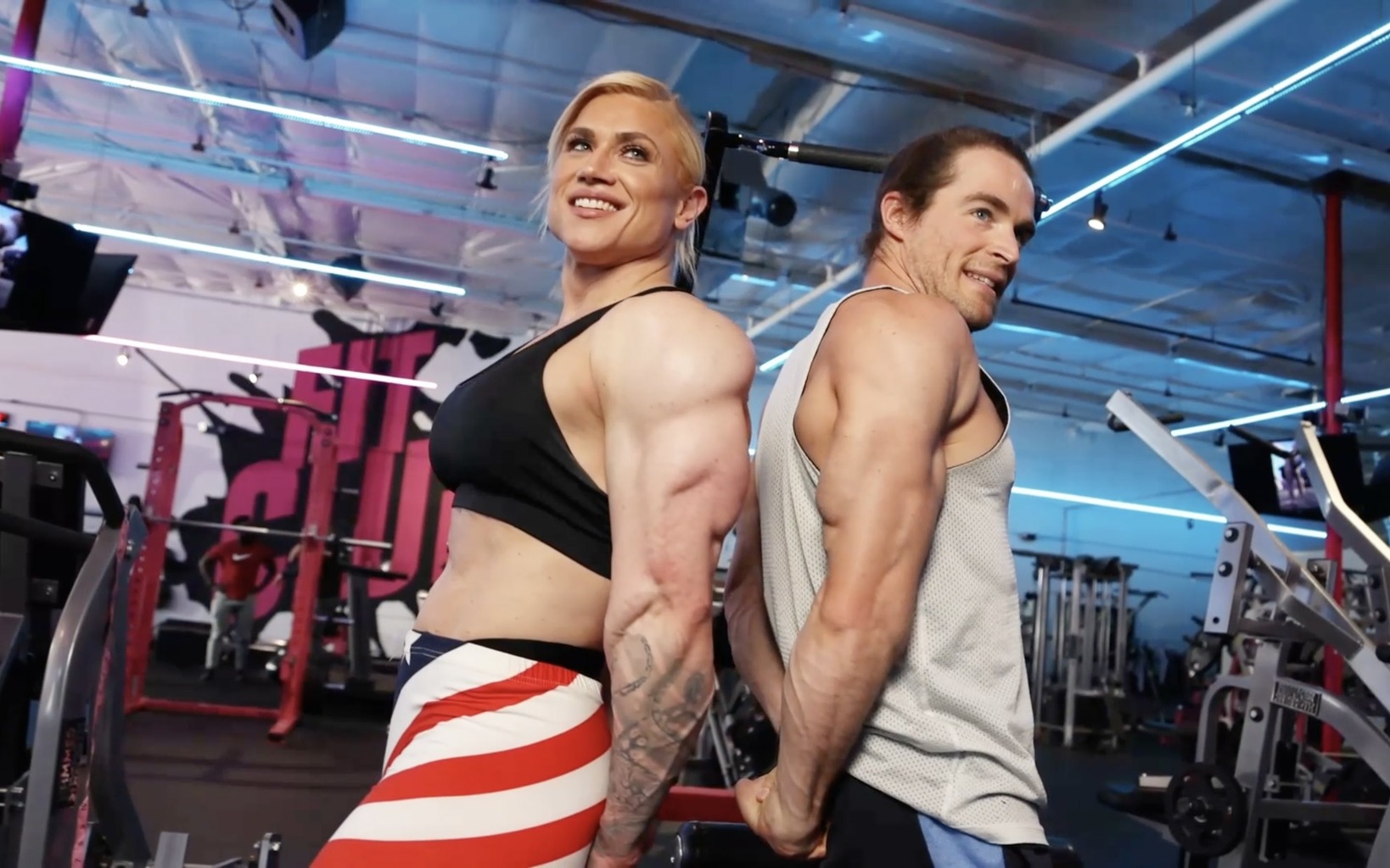 Outsized!, Julia Föry - Female Muscle Videos - HerBiceps+